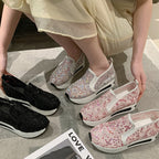 Damen Slip-On Sneakers mit elegantem Spitzenmuster und dämpfendem Fußbett R&B