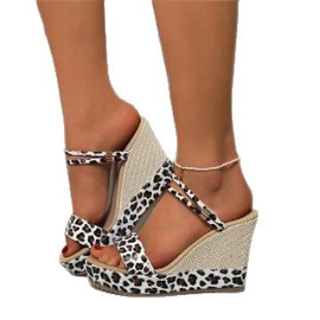 Damen Wedge-Pantoletten mit floralem Design und raffiniertem Riemen R&B