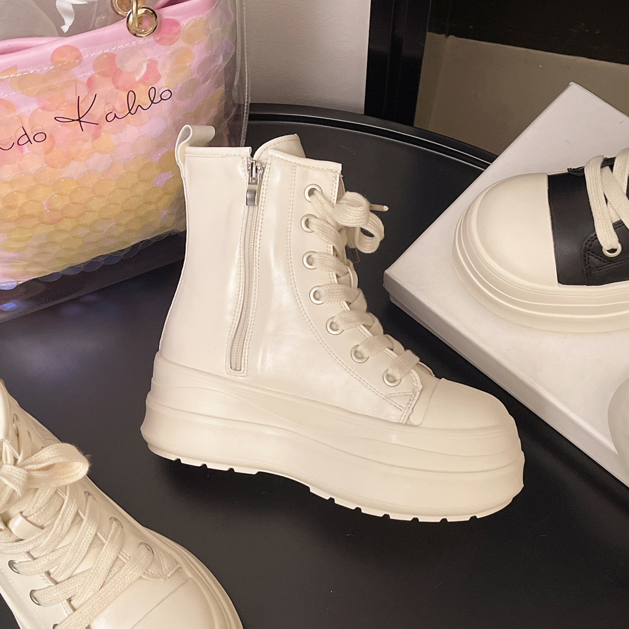 Damen hohe Sneakers mit Plateau-Sohle und elegantem Schnürsystem R&B