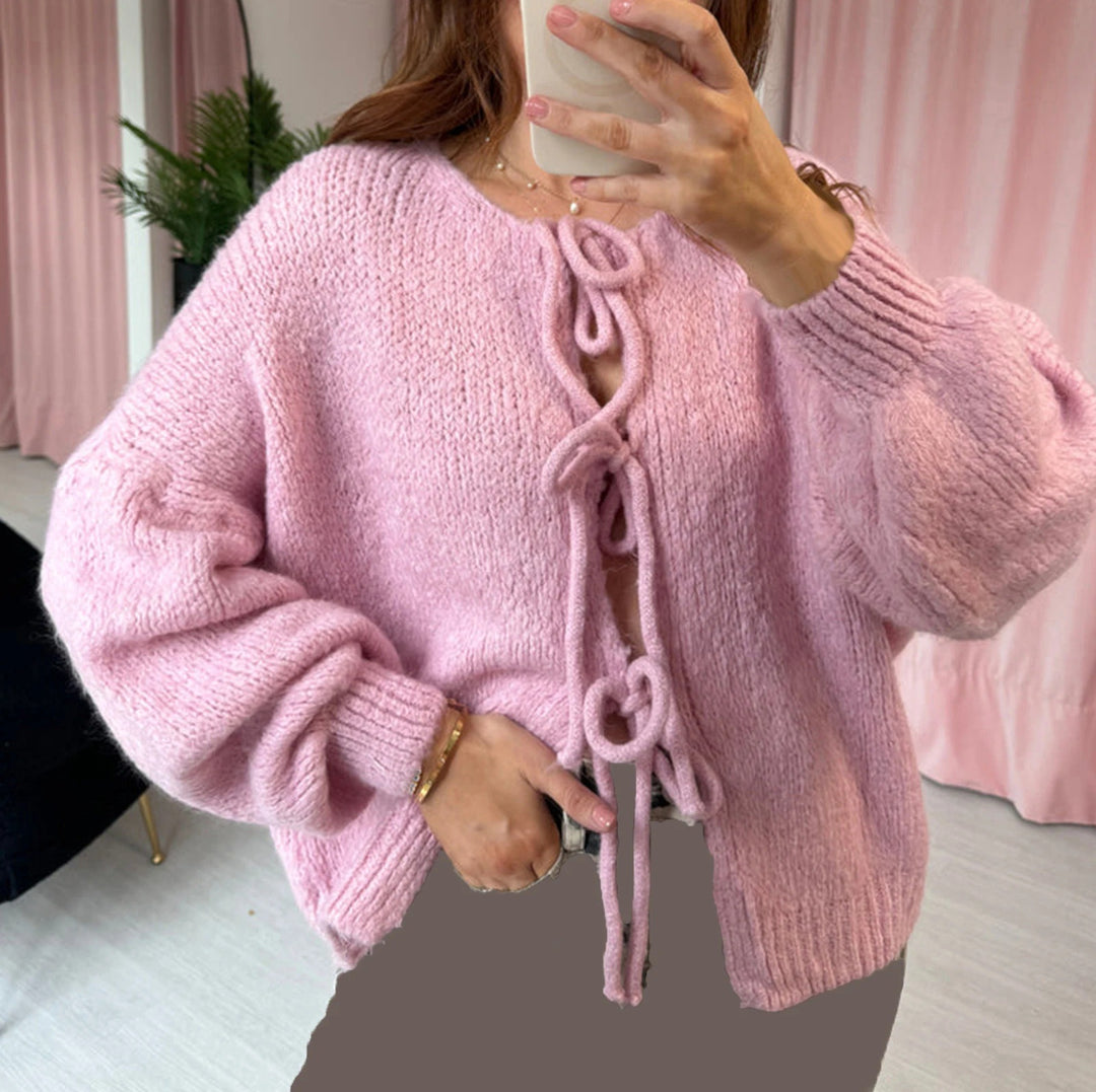 Damen Kuscheliger Strickcardigan mit großzügigem Schnitt und dekorativen Kordeln R&B