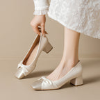 Damen elegante Blockabsatz-Pumps mit hochwertigem Schleifenakzent