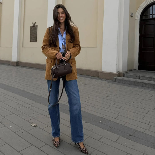 Damen Wildlederblazer mit eleganter Schnittführung und hochwertigen Details R&B