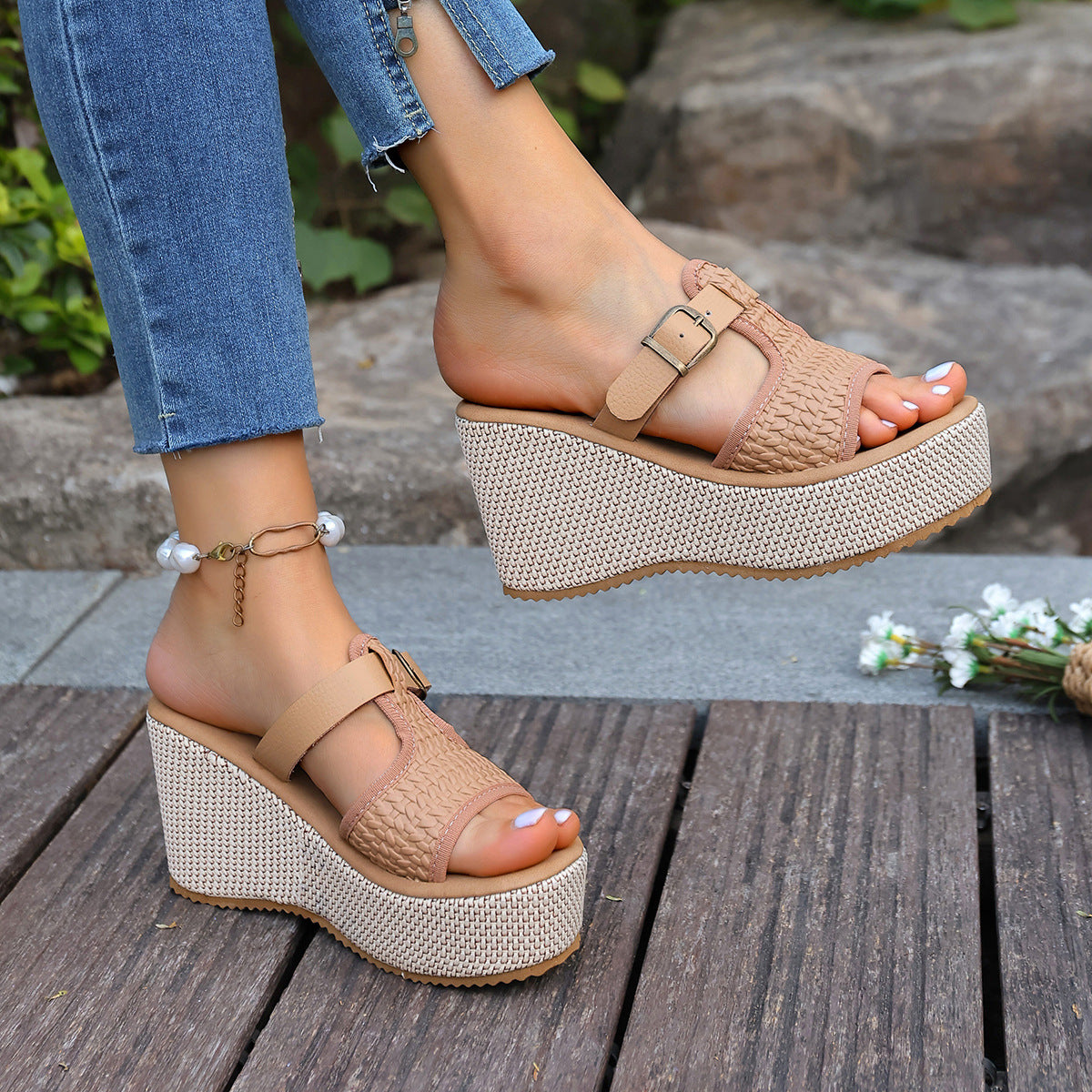 Damen Wedge-Sandaletten mit geflochtenem Riemendesign und komfortabler Fußbettung R&B