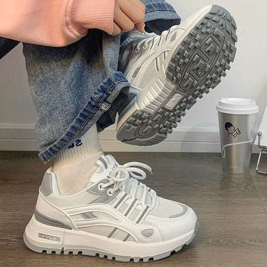 Damen Sportliche Sneakers mit charakteristischer Profilsohle und atmungsaktivem Mesh-Obermaterial R&B