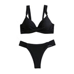 Damen Triangel-Bikini-Set mit elegantem Wickeldetail und stützenden Trägern R&B