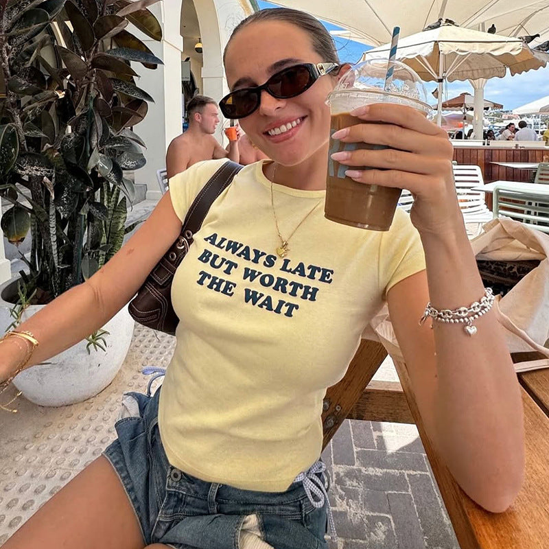 Damen Kurzes Statement T-Shirt mit Rundhalsausschnitt R&B