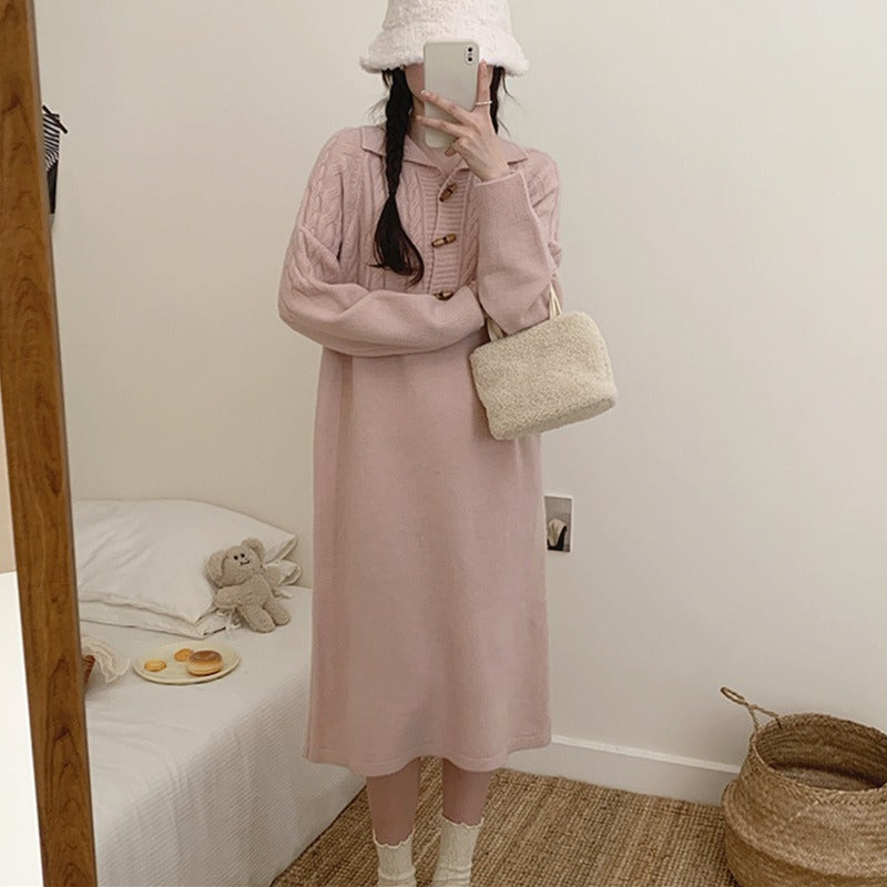 Damen Strickkleid mit Kragen und Knopfdetails