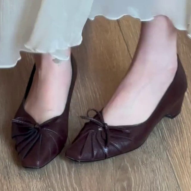 Damen Ballerina mit verspielter Schleifenapplikation aus hochwertigem Leder