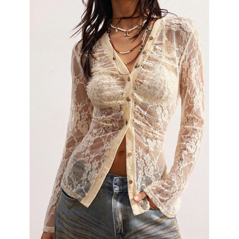 Damen Spitzenbluse mit zarter Wirkung und Knopfdetails R&B