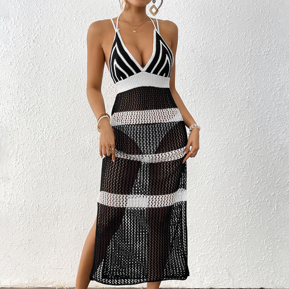 Damen gehäkelter Strandüberwurf mit stilvollem V-Ausschnitt und eleganten Streifendetails R&B