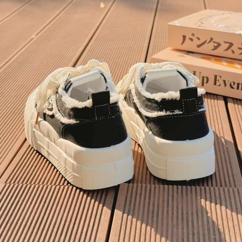Damen Stilvolle Chunky Sneakers mit weißer Plattform und robustem Obermaterial