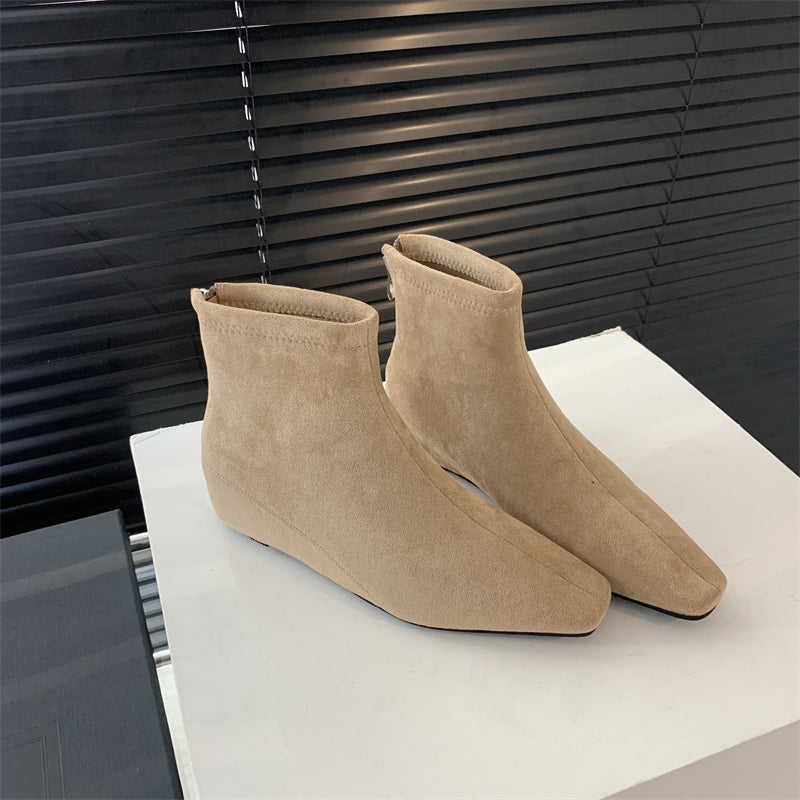 Damen modische Ankle Boots aus feinem Wildleder mit spitzem Schnitt und leichter Keilsohle R&B