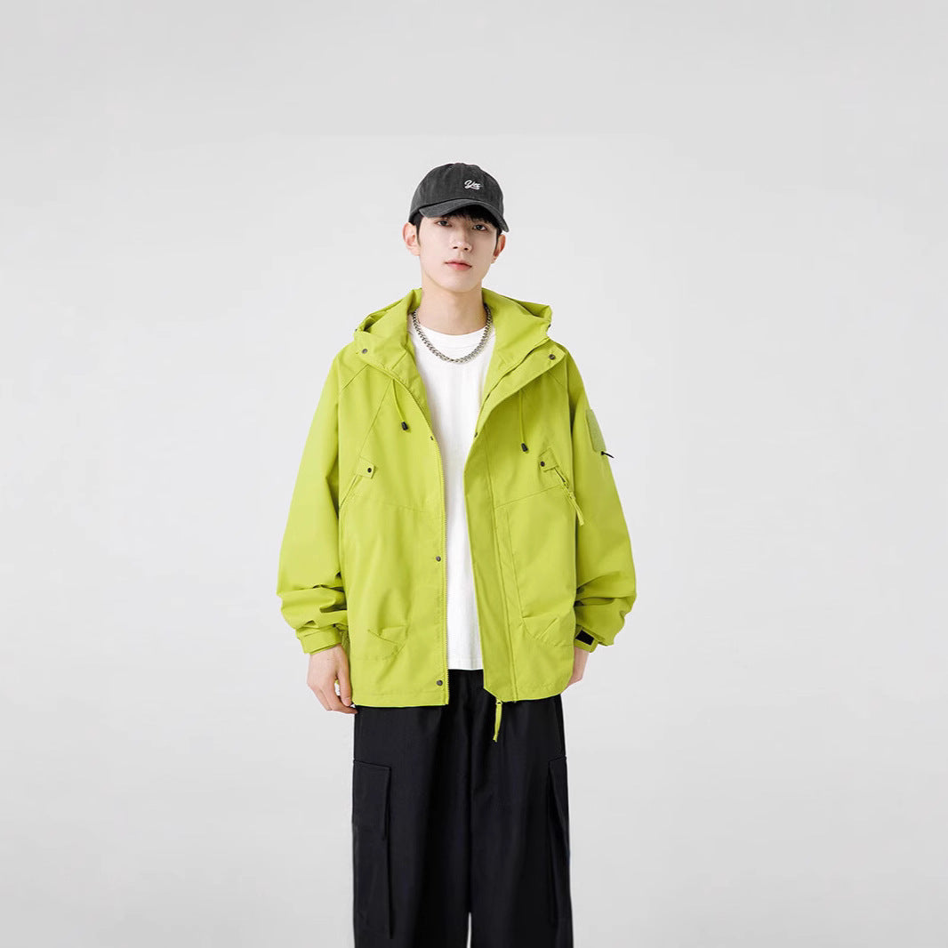Herren Windbreaker-Jacke mit verstellbarem Kapuzenkragen und praktischen Taschen