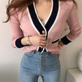 Damen Schicke Strickjacke mit Kontrastdetails und eleganten Knöpfen