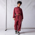 Damen modische Windbreaker-Jacke im lässigen Schnitt mit elastischen Details und hohem Kragen