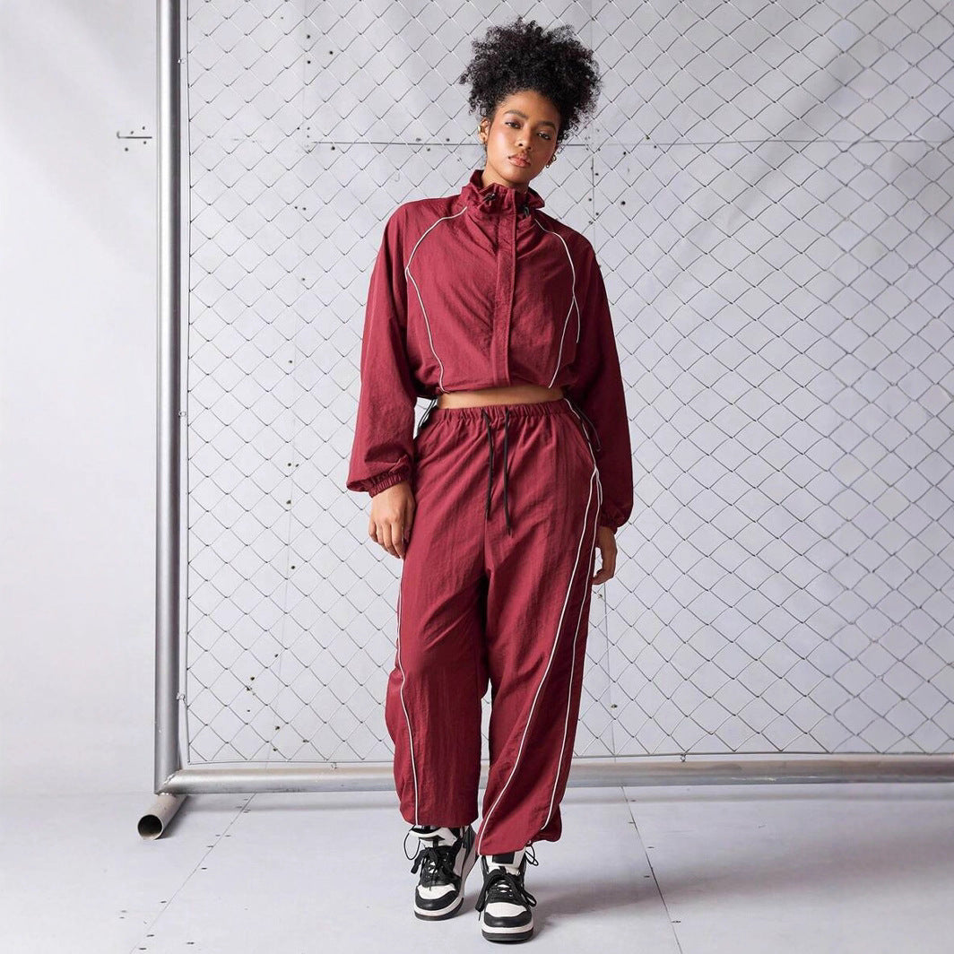 Damen modische Windbreaker-Jacke im lässigen Schnitt mit elastischen Details und hohem Kragen
