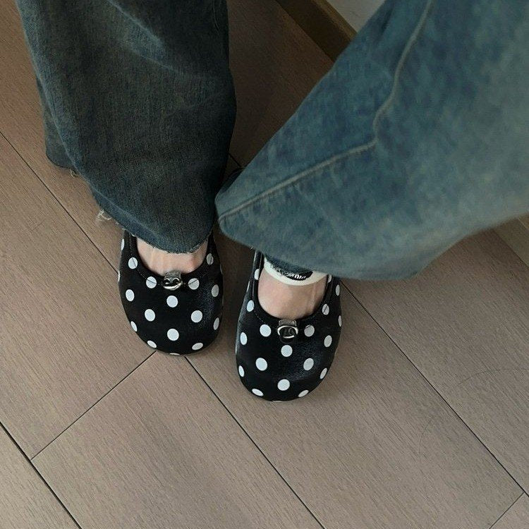 Damen Slipper mit modischen Punkten und komfortabler Sohle R&B