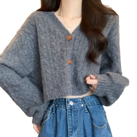 Damen Modischer kurz geschnittener Strick-Cardigan mit Zopfmuster und Knopfdetail R&B