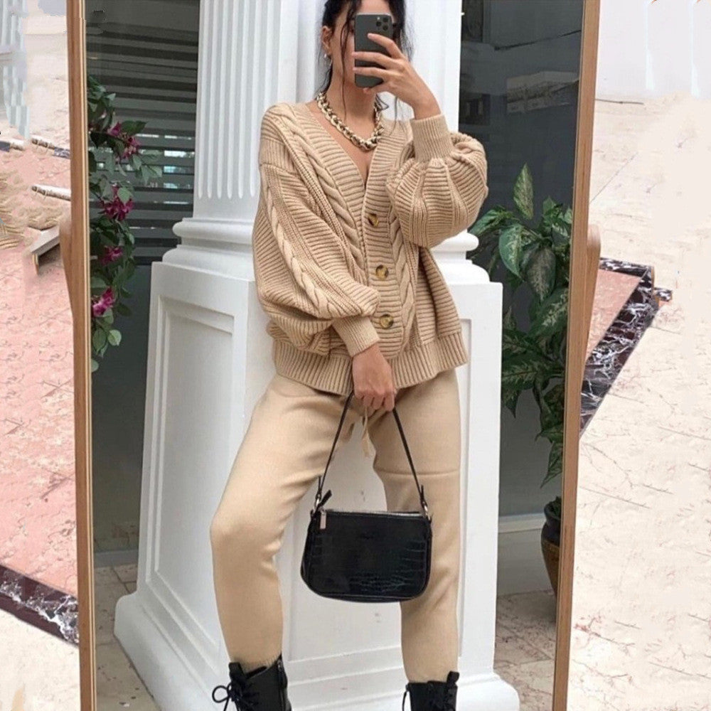 Damen Grobstrickjacke mit V-Ausschnitt und Knöpfen R&B