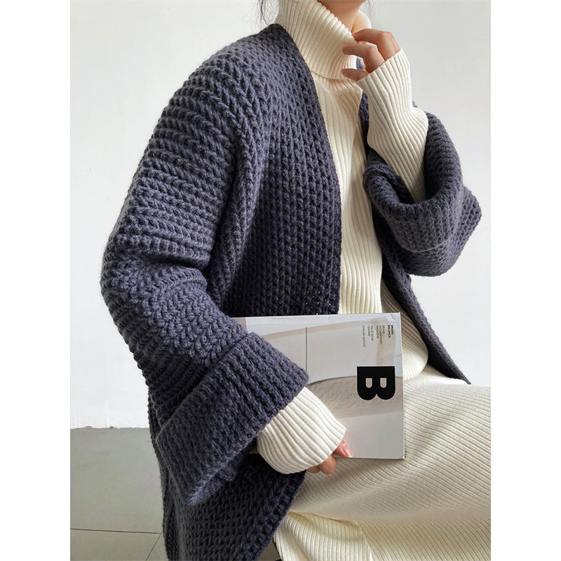 Damen Lange Strickjacke mit praktischen Taschen und modischem Zopfmuster R&B