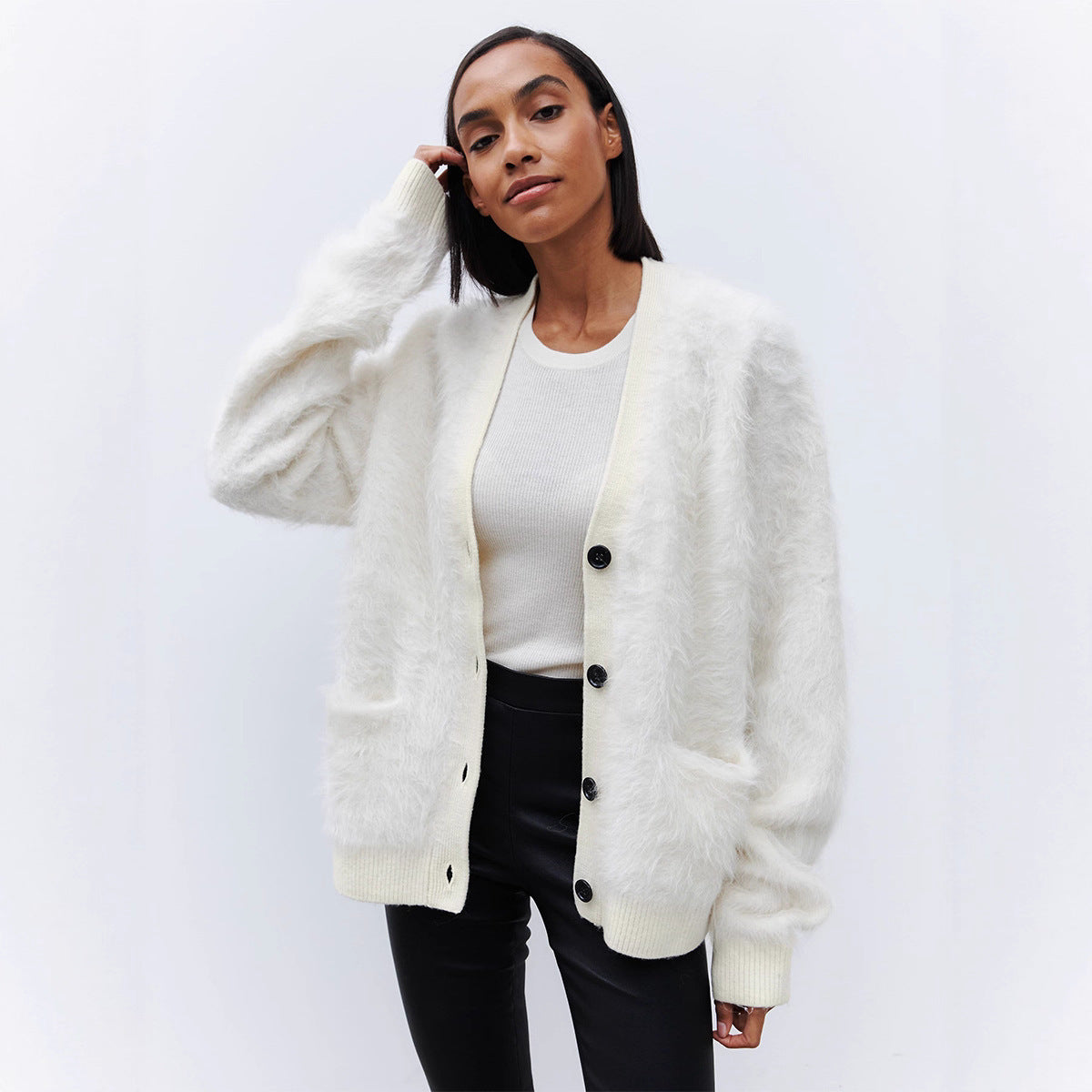 Damen Weicher Cardigan aus Mohair mit Knöpfen R&B