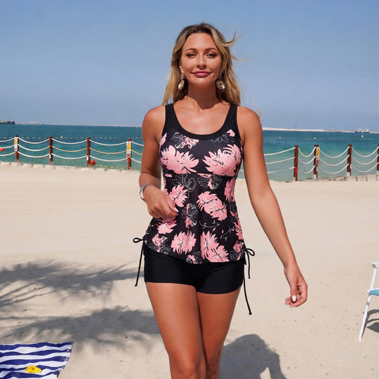 Damen Sportoberteil mit sportlichen Shorts R&B