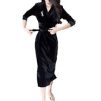 Damen Langarmkleid mit elegantem Wickeldesign und schickem Rüschensaum