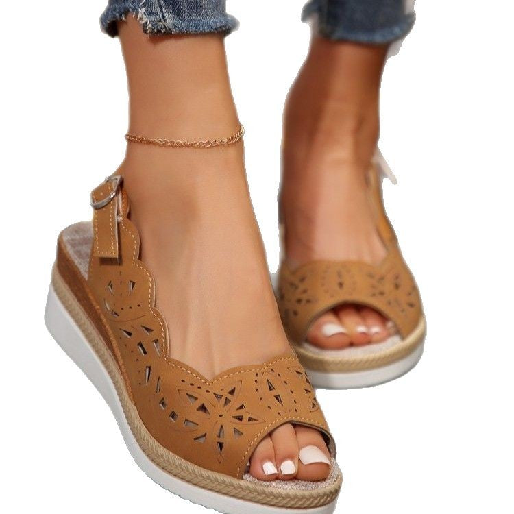 Damen Wedge-Sandalen mit elegantem Lochmuster und komfortabler Fußbettung R&B