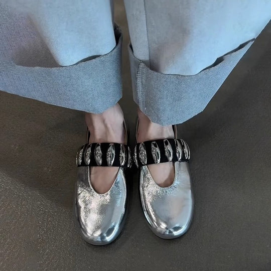 Damen komfortable Ballerinas mit glänzender Oberfläche und dekorativem Riemen R&B