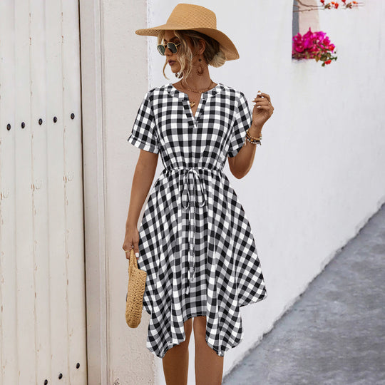 Damen Midikleid mit V-Ausschnitt, tailliertem Kordelzug und karierter Optik R&B