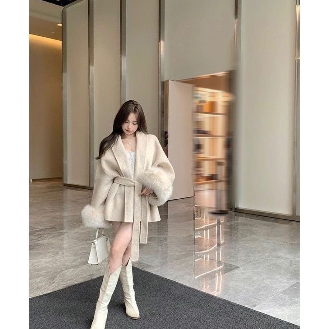 R&B | Damen Woll Winterjacke mit Fellmanschetten und Taillengürtel