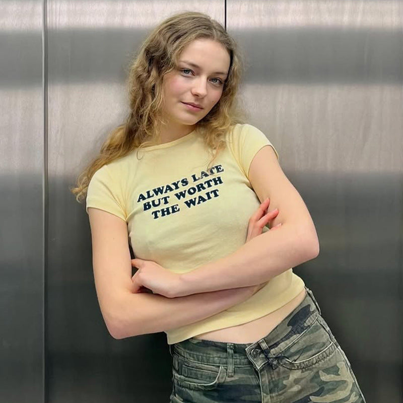 Damen Kurzes Statement T-Shirt mit Rundhalsausschnitt R&B