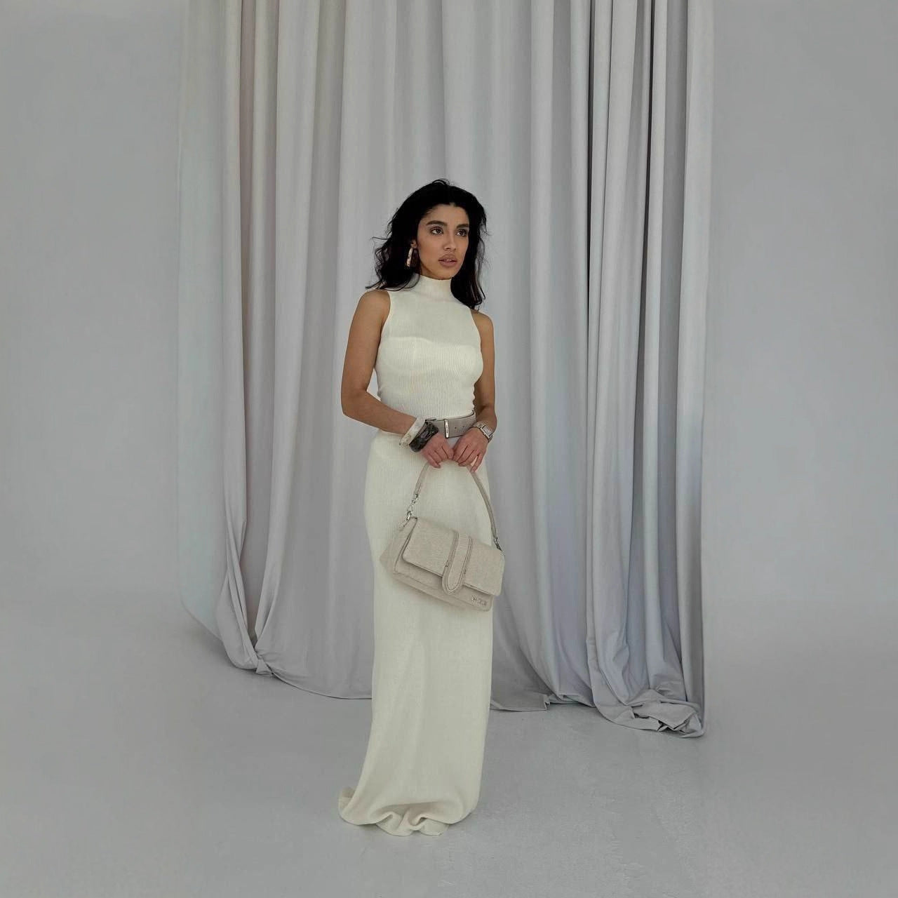 Damen Maxikleid mit elegantem Rundhalsausschnitt und taillierten Details R&B