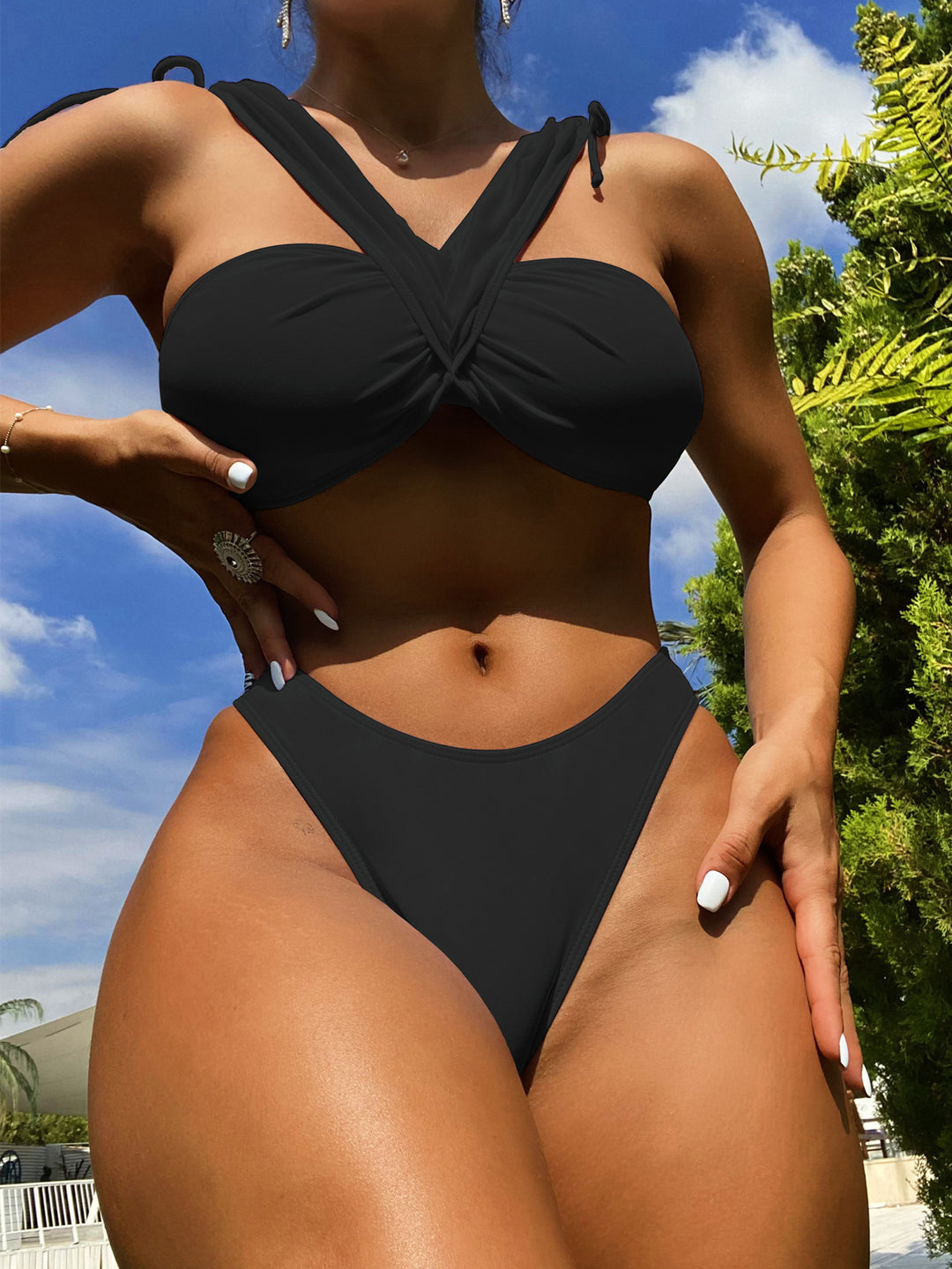 Damen Bandeau-Bikini mit verstellbaren Trägern und elegantem Twist-Design R&B