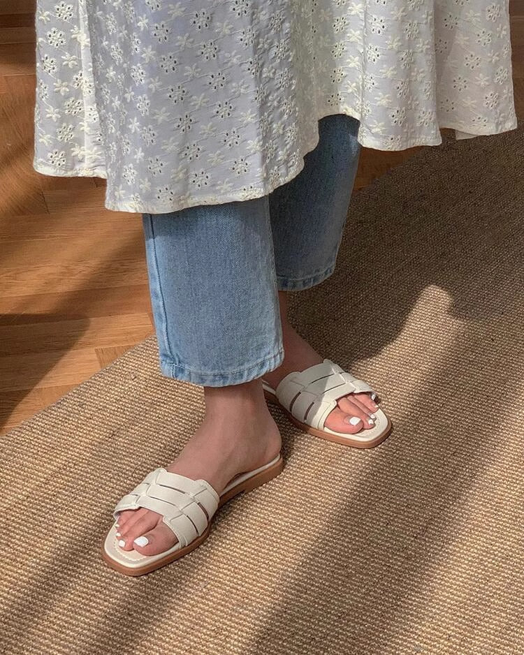 Damen Flache Riemensandalen mit geflochtenem Design und ergonomischem Fußbett R&B