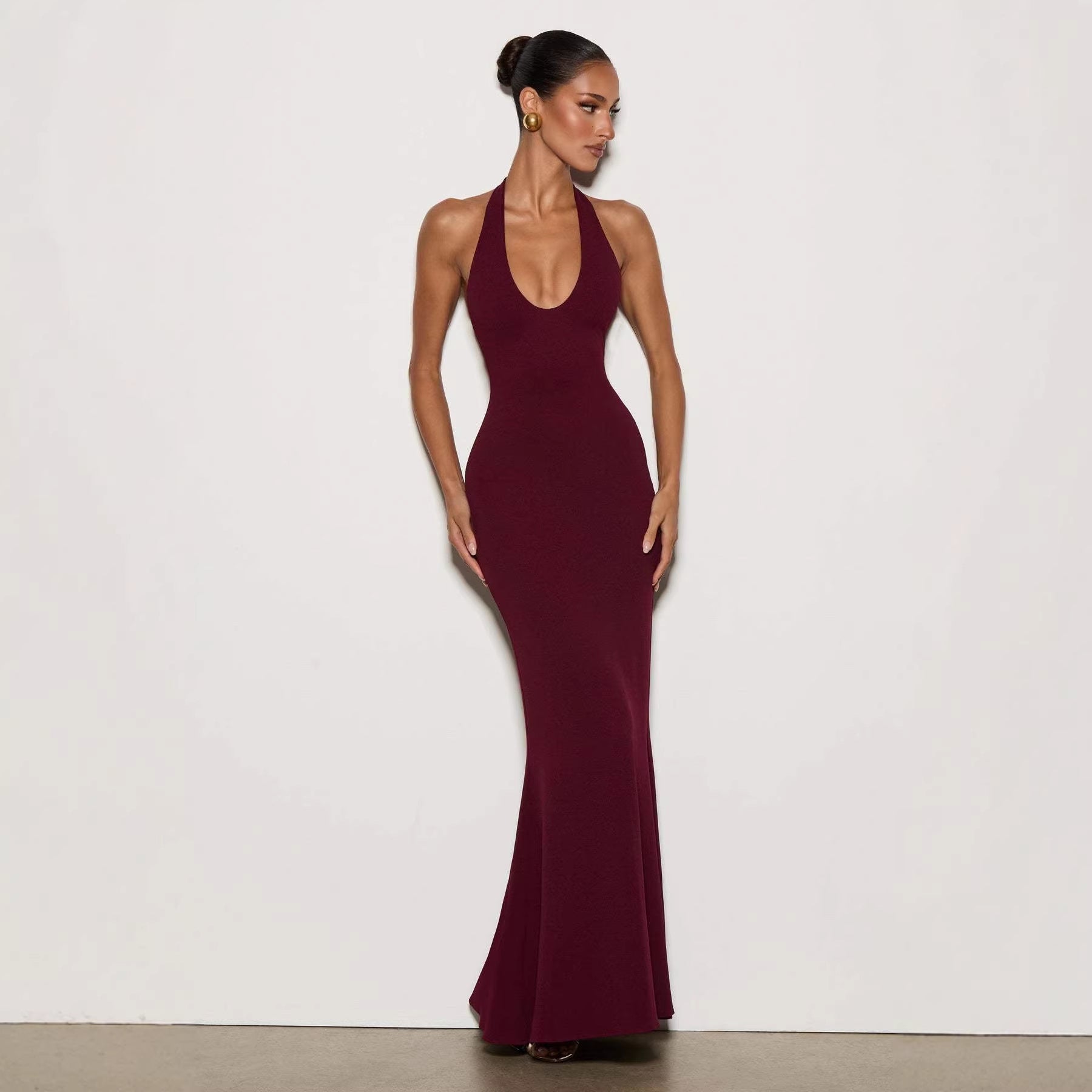 Damen Elegantes Bodenkleid mit tiefem V-Ausschnitt und figurbetontem Design EB
