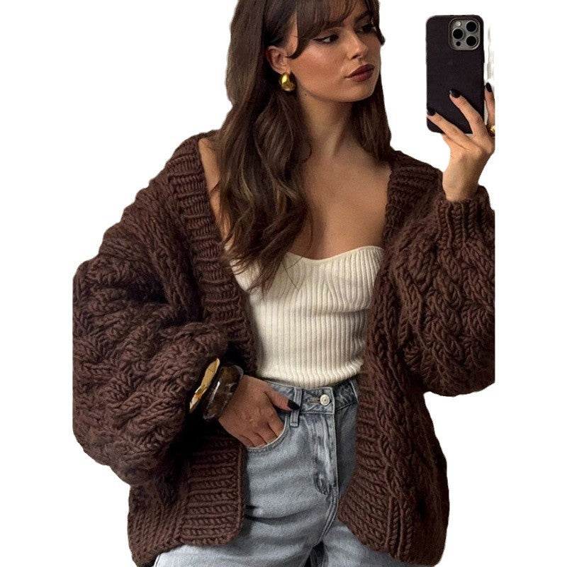 Damen Grobstrickjacke mit oversized Schnitt und eleganten Flechtmustern R&B