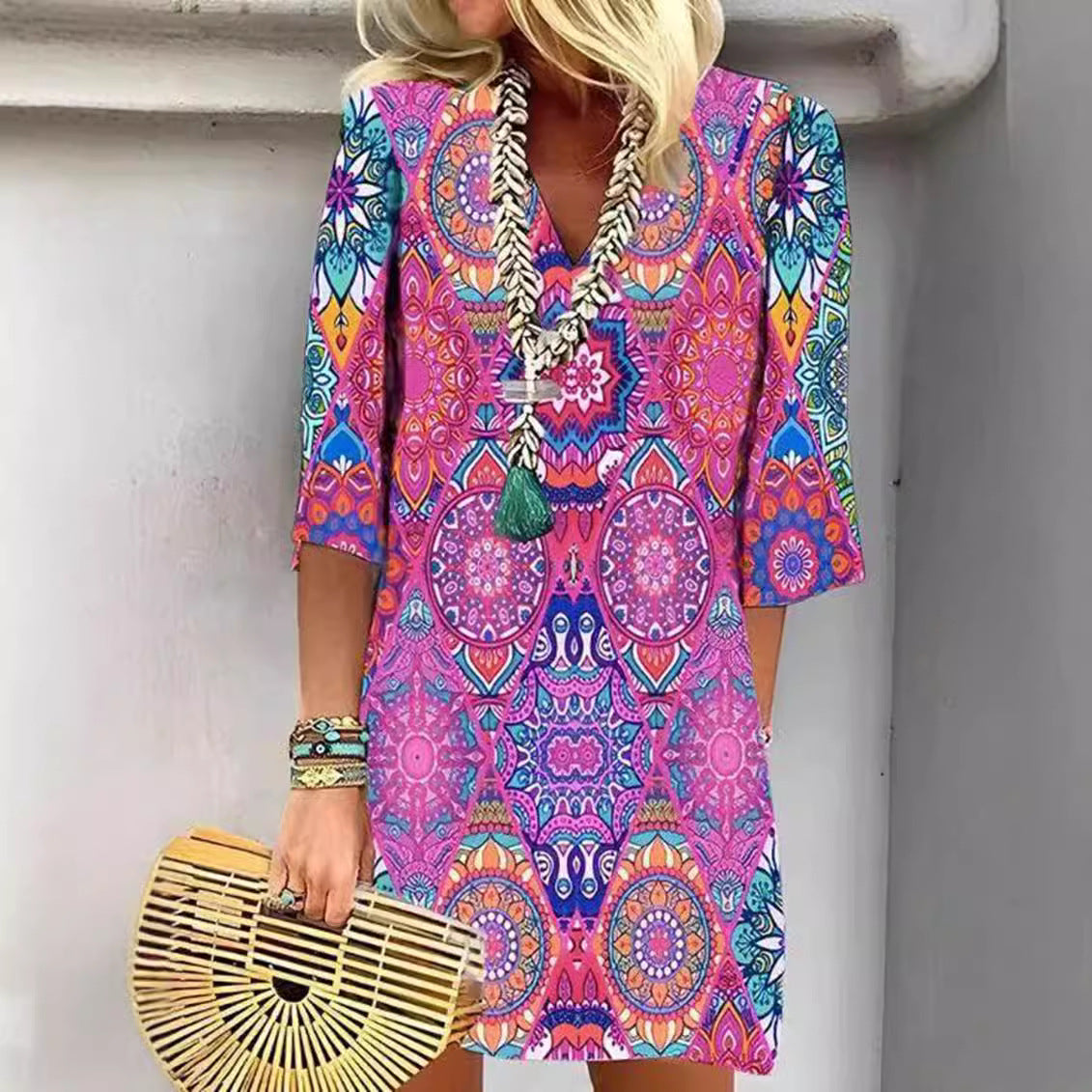 Damen Blusenkleid mit buntem mandala-inspiriertem Design und V-Ausschnitt R&B