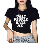 Damen Crop-T-Shirt mit individuellem Motorradmotiv und elegantem Schriftzug R&B