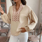 Damen Bluse mit Elegantem Besticktem Ausschnitt R&B