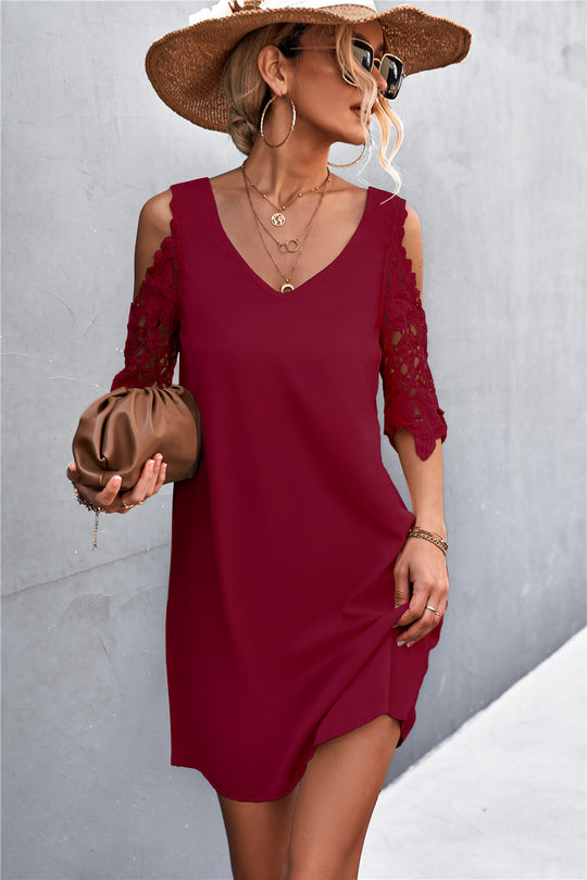 Damen luftiges Minikleid mit Spitzeneinsatz und elegantem V-Ausschnitt R&B