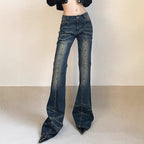 Damen Flared Jeans mit dekorativen Knopfdetails und herausragendem Denim-Finish R&B