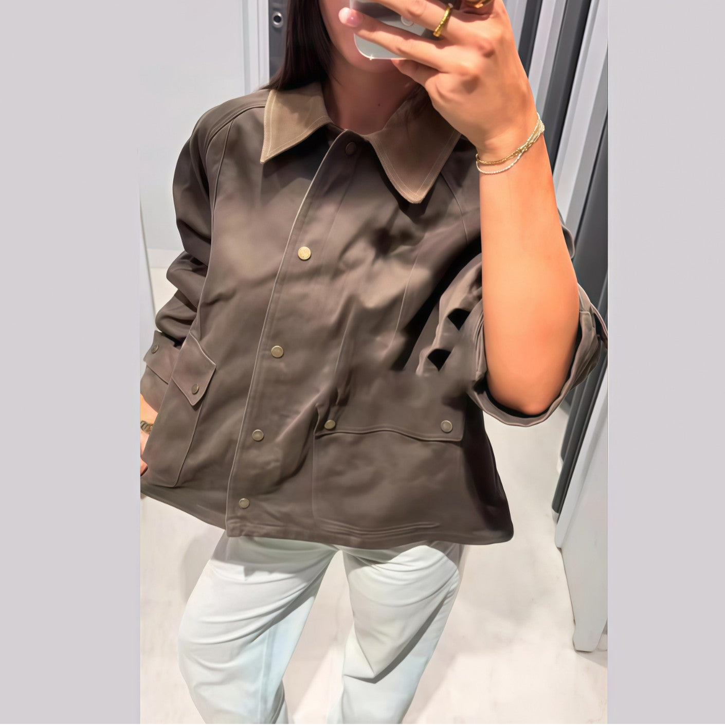 Damen lässige Utility-Jacke mit hohem Kragen und dekorativen Knöpfen R&B