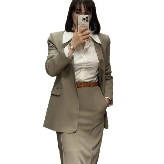 Damen eleganter Business-Anzug mit tailliertem Blazer und figurbetonter Skirt R&B