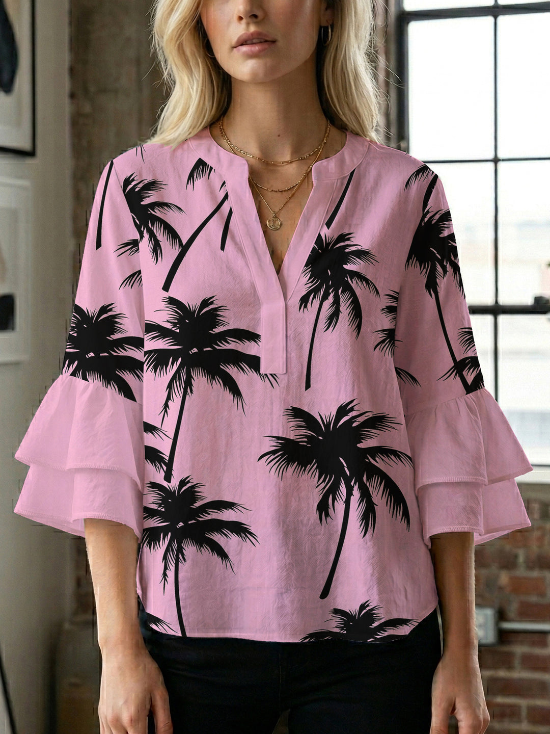 Damen Bluse mit voluminösen Rüschenärmeln und modernem Motiv R&B