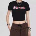 Damen Crop-T-Shirt mit kreativem Lippenmotiv und figurbetontem Schnitt R&B