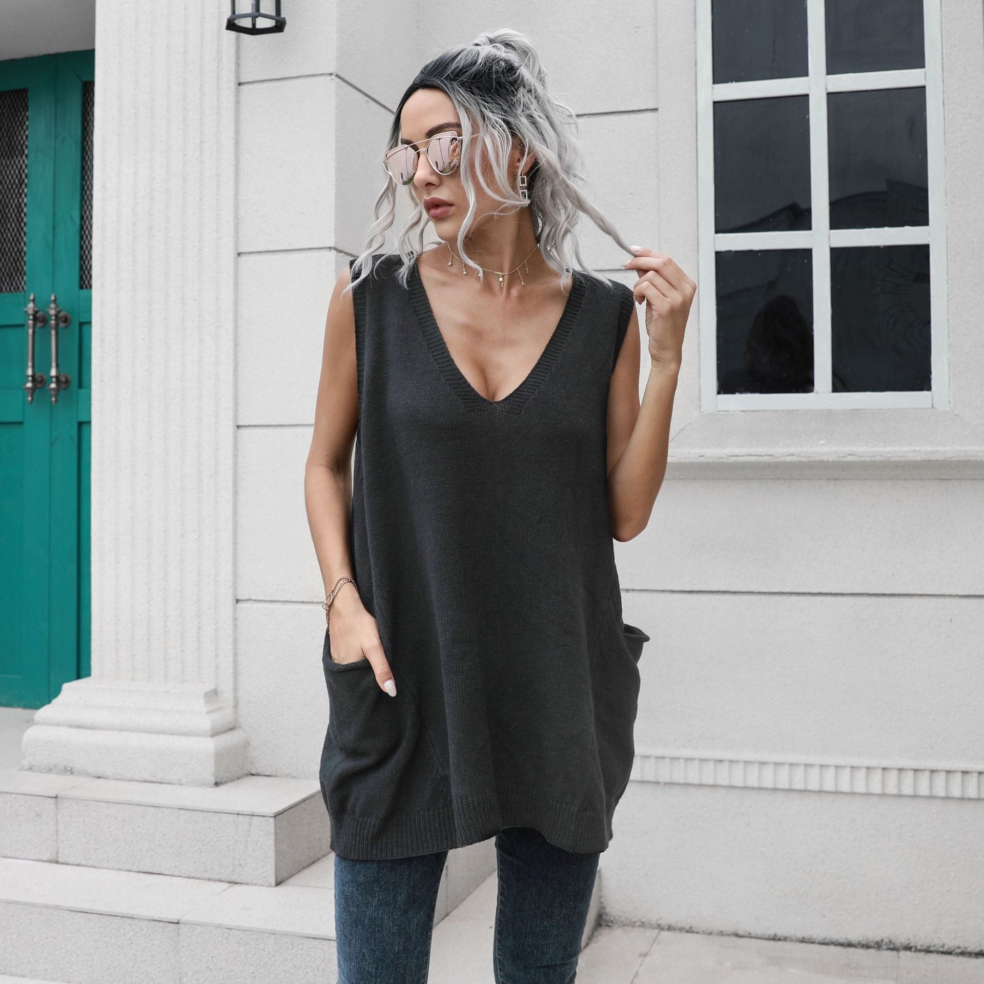 Damen Strickkleid mit tiefem V-Ausschnitt und lässigem Schnitt R&B