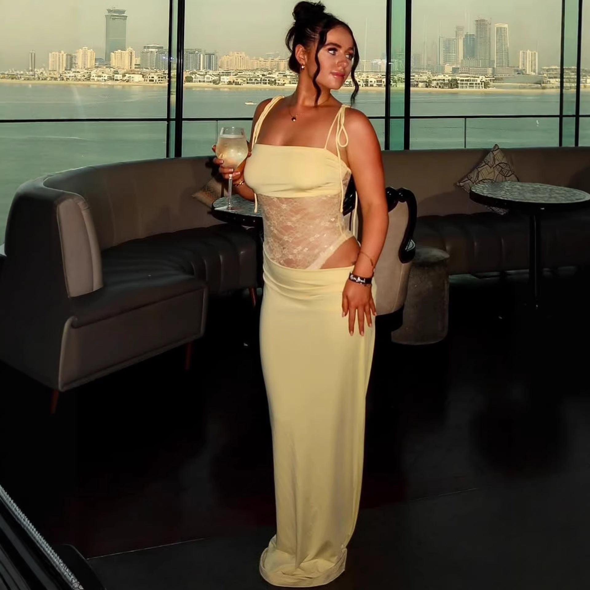 Damen elegantes langes Kleid mit raffiniertem Spitzenoberteil und verstellbaren Trägern R&B