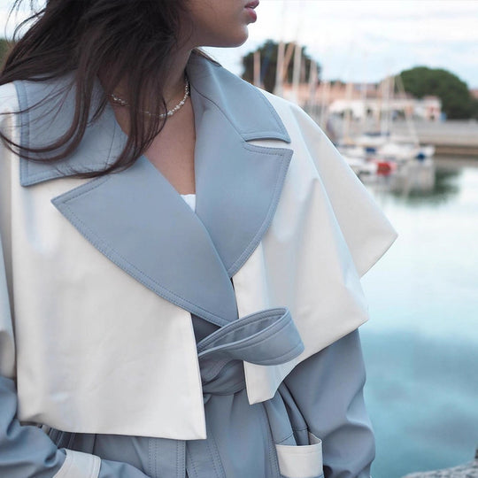 Damen modischer Trenchcoat mit kontrastierendem Farbdesign und eleganten Details R&B