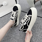 Damen Sportliche Sneakers mit modischem Design und stylischen Akzenten
